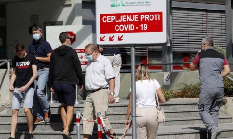 Edhe Sllovenia me masa te rrepta: Vaksinimi i detyrueshem per punonjesit
